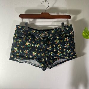 🌼 Floral Denim Shorts – Black with Yellow & Red Flowers | Size M